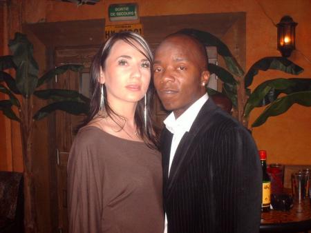 une photo de tino et sa copine vero